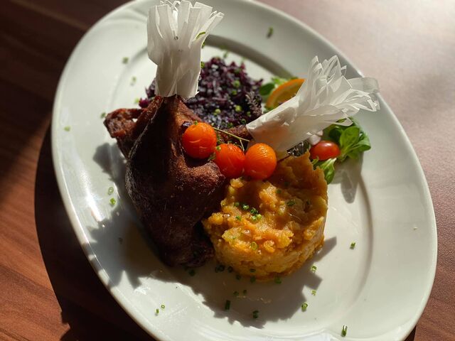 Kacsacomb párolt lilakáposztával 