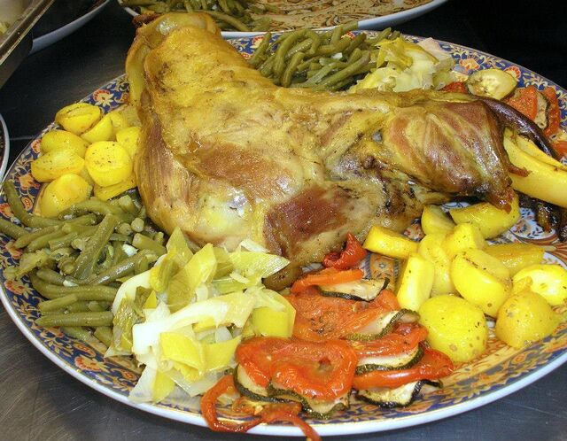 EPAULE D AGNEAU GARNIS