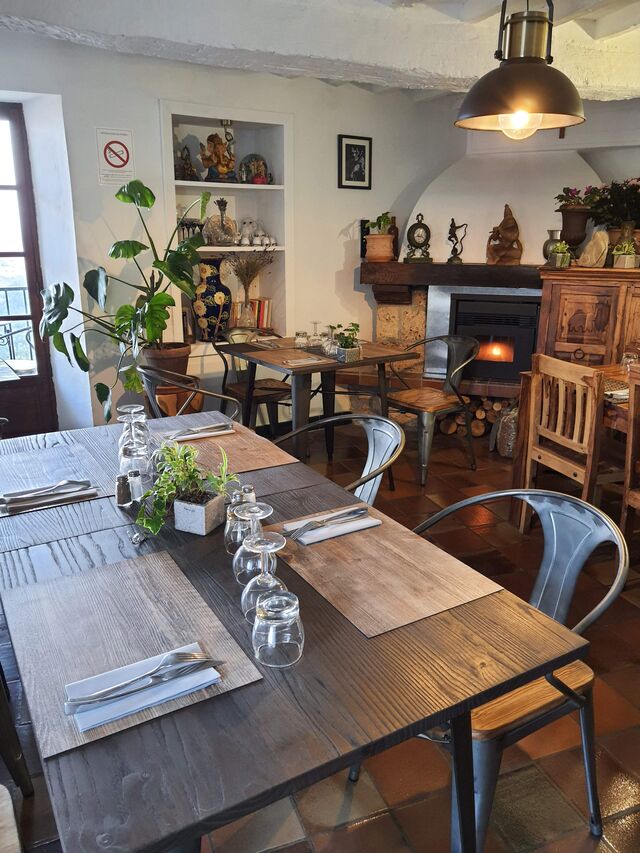 La salle et sa cheminée