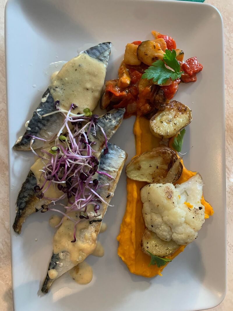 Filet de maquereaux et légumes de saison