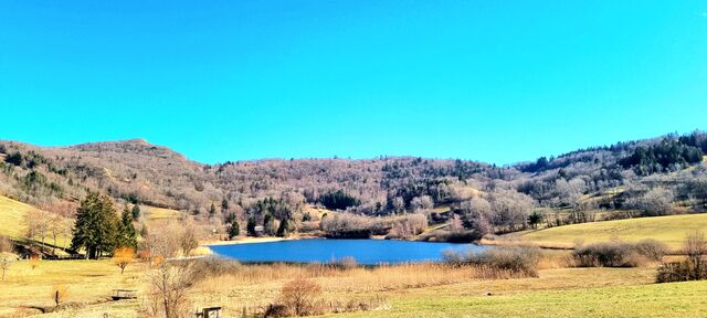 Lac de la Thuile au printemps