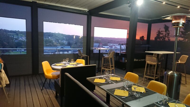 Couché ce soleil sur la terrasse