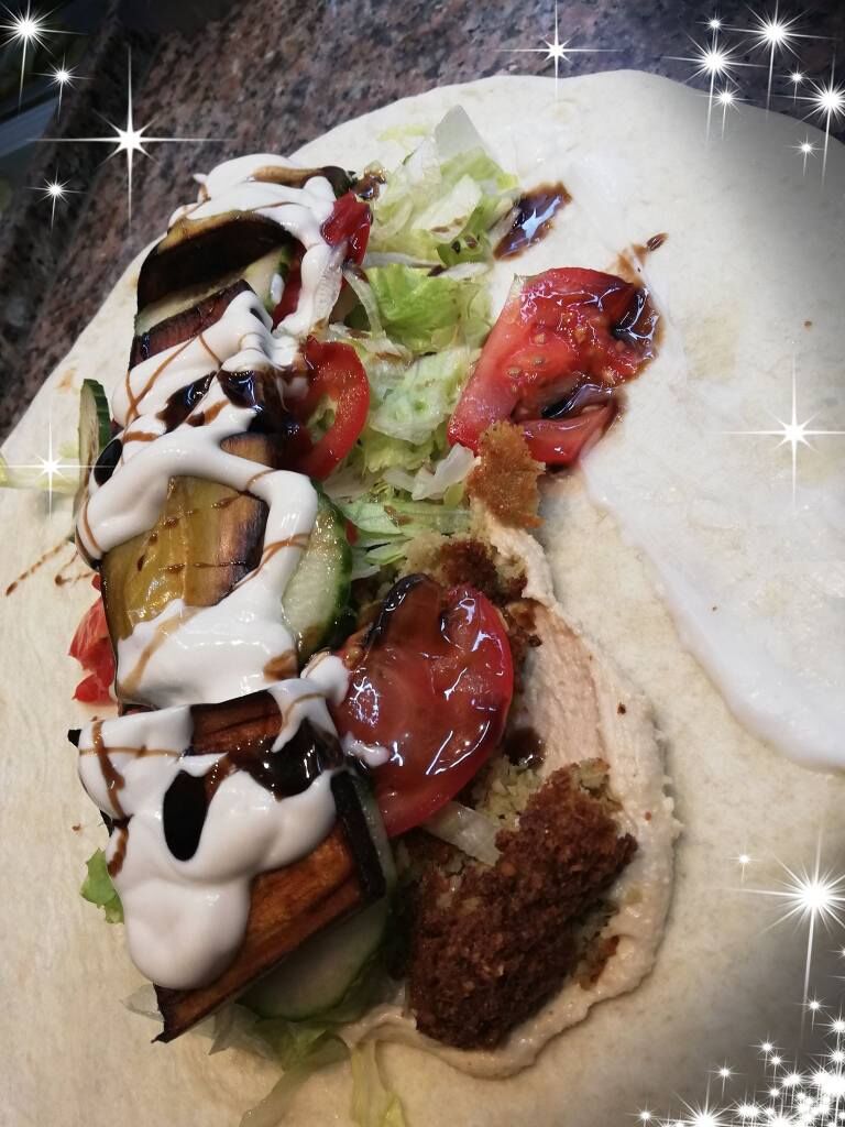 Sandwich falafel avec d'aubergine 