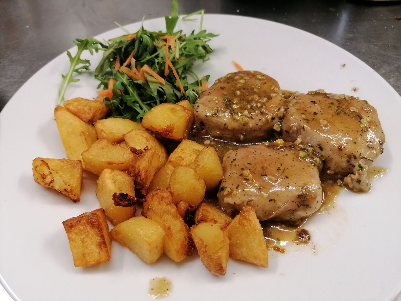 Filetto di Maialino con patate al forno
