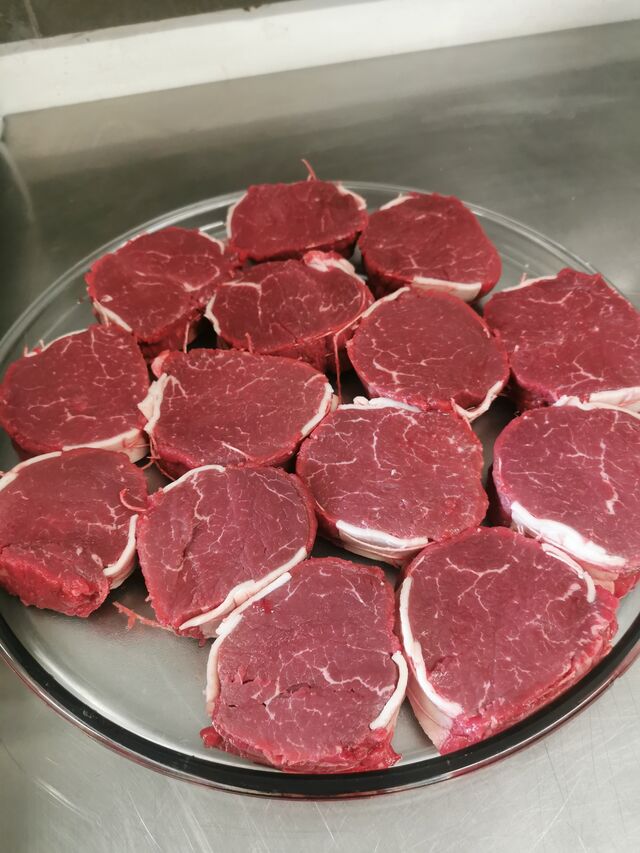 Notre sélection de Tournedos Charolais fais du jour part notre boucher. Qualité garantie 