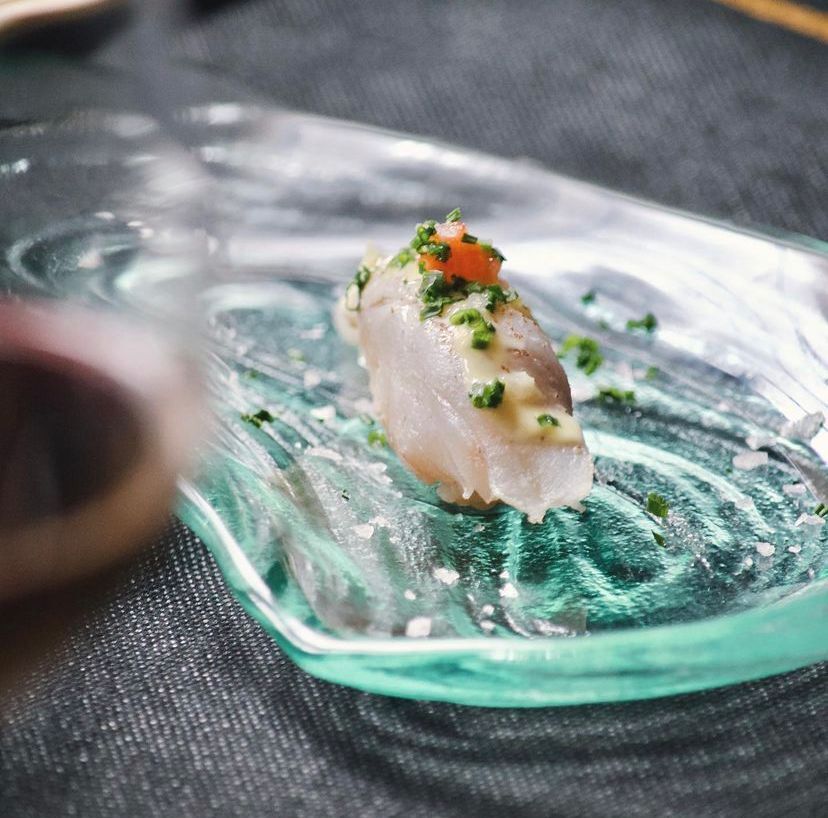 Nigiri de lubina acevichado