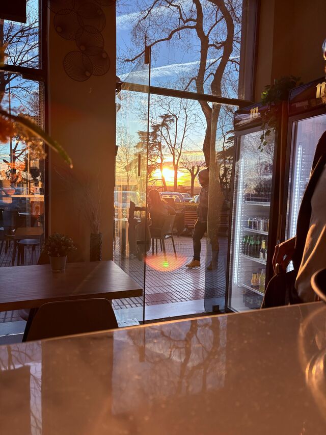 ACOMPÁÑANOS EN ESTE PRECIOSO ATARDECER 