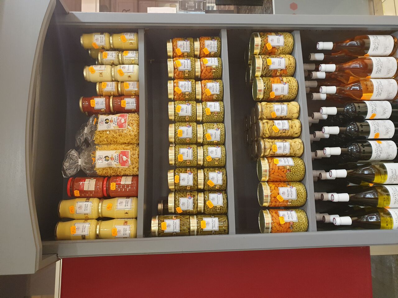 Épicerie fine,vin blanc,rosé,et rouge