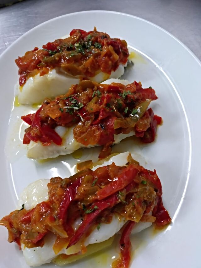 BACALAO con su fritada da pimiento
