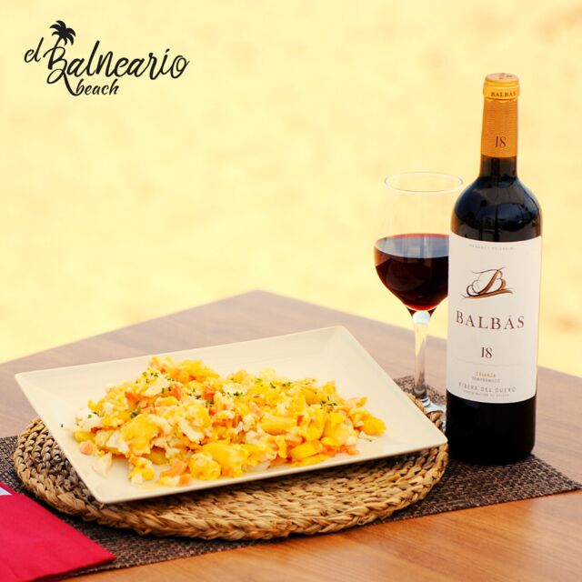 Revuelto de patatas, bacalao y salmón