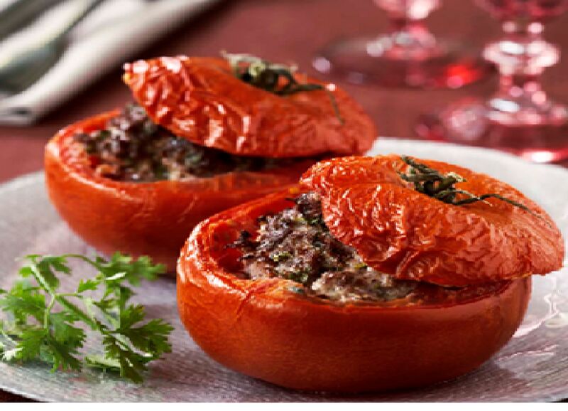 Tomate farcis 6 € les 2 pièces (Tomate fraîche, légumes, viande hachée, persil)