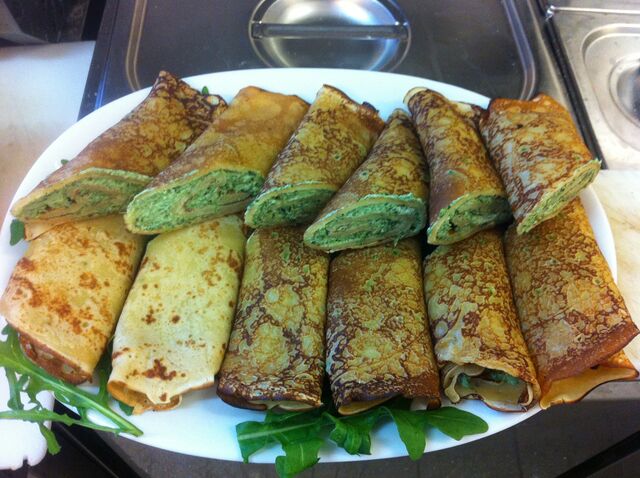 Pfannkuchen mit Ricotta und Spinat