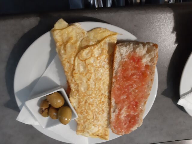 Bocadillo + bebida 4.50