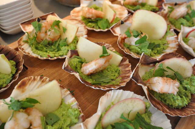 Garnelen auf Erbsenpüree