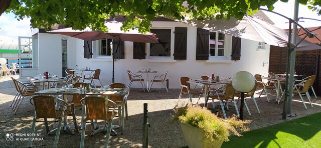 Terrasse extérieure ombragée 