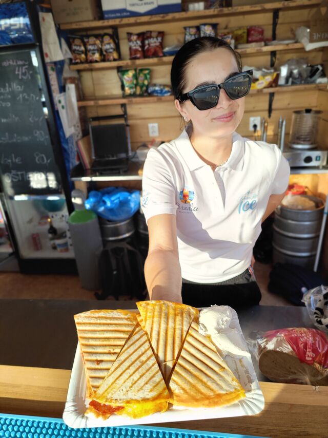 Quesadilly jsou výborné buď s cheddarem nebo chorizem