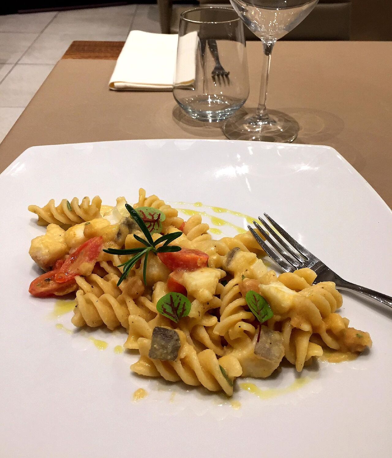 Fusillone di Gragnano, ceci e baccalà