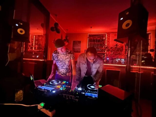 Jenny's Social Club party 👯 