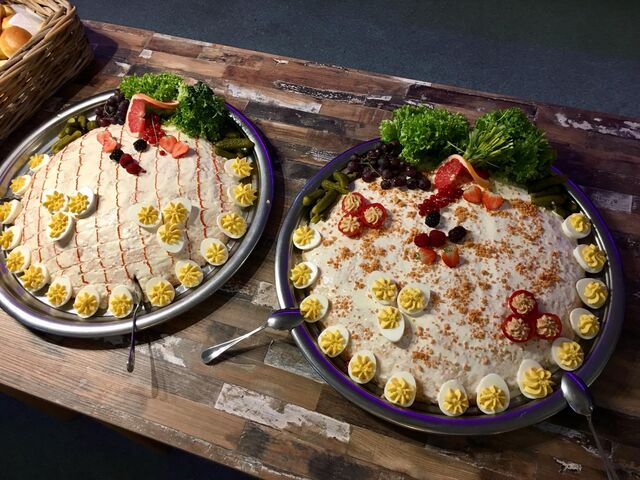 Mooie maar ook heerlijke vlees en vissalades. 