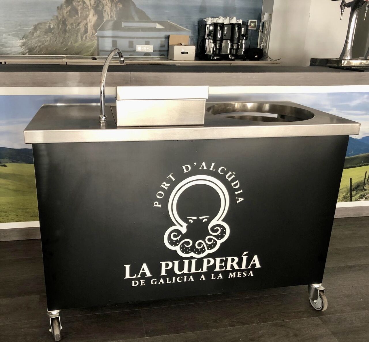 Nuestra Caldeira, para servirte el mejor pulpo, de Galicia a la mesa.