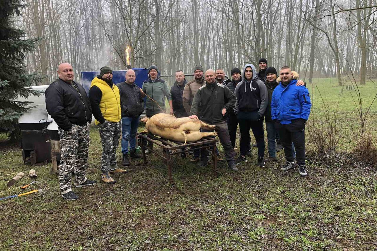 Látványdisznóvágás