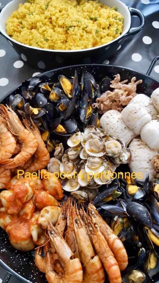 PAELLA ROYALE pour 4 personnes : une paella cuisinée à ma façon uniquement avec du poisson et des crustacés de prime fraîcheur