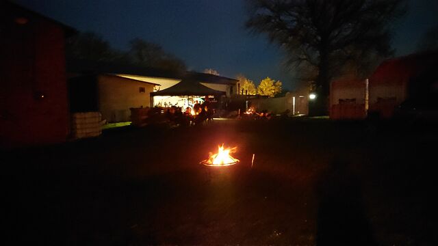Genießen Sie laue Sommerabende am Feuer