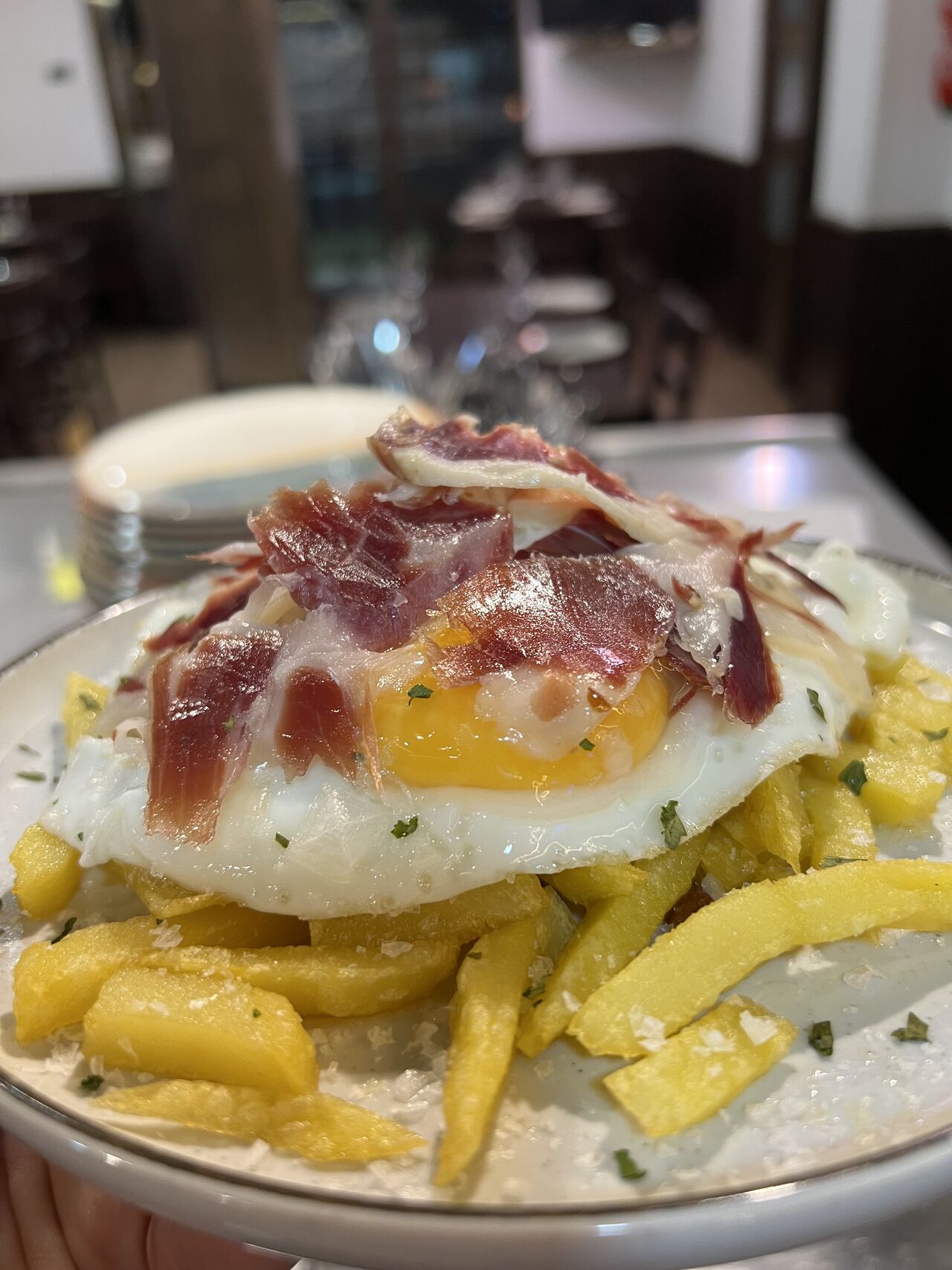 Huevos Rotos con jamón Iberico