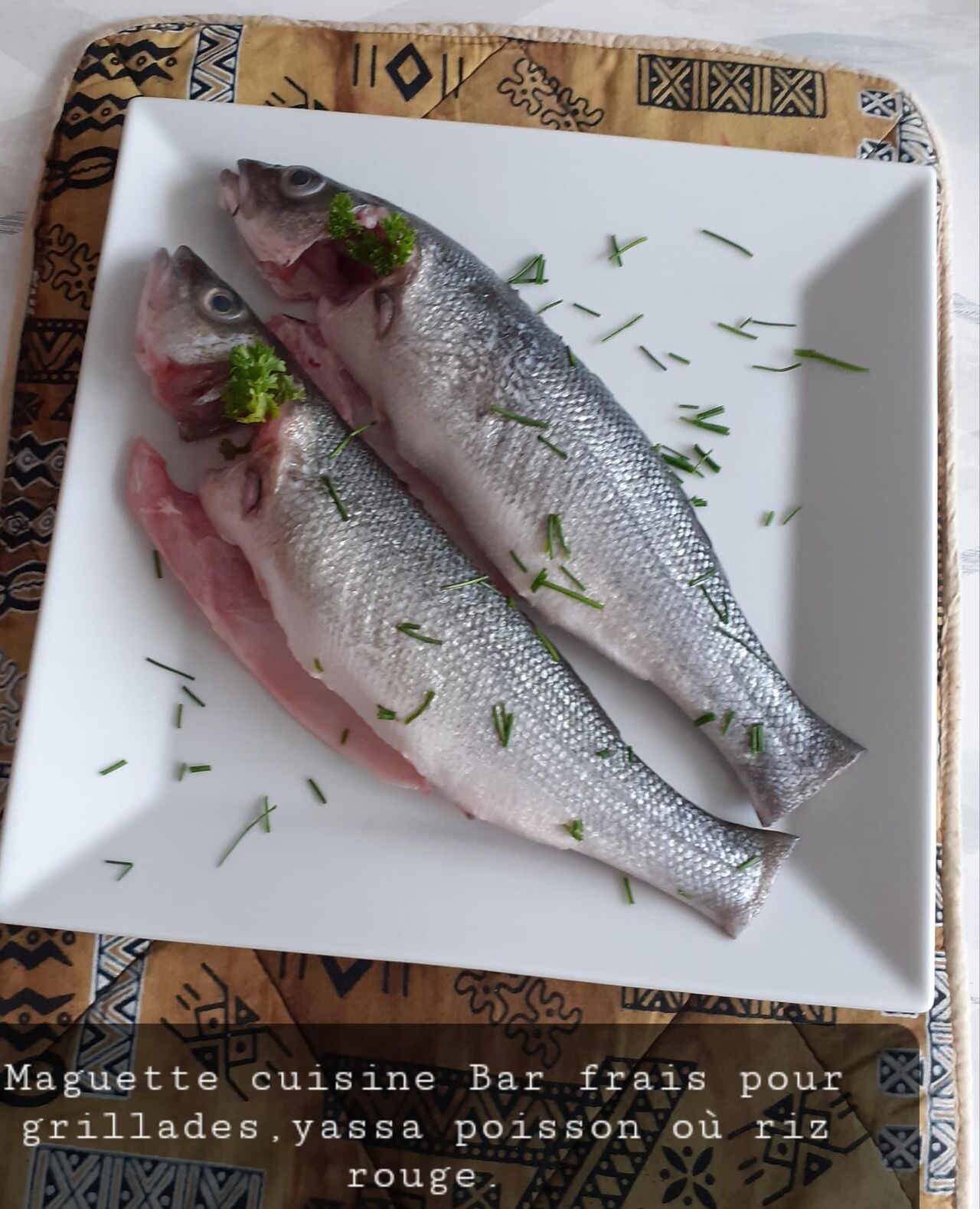 Poisson Bar frais. Pour le thieb.