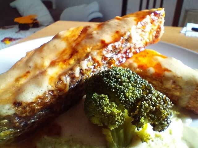 Salmone mit Broccoli soße