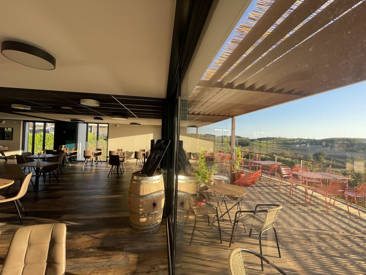 coté salle et terrasse