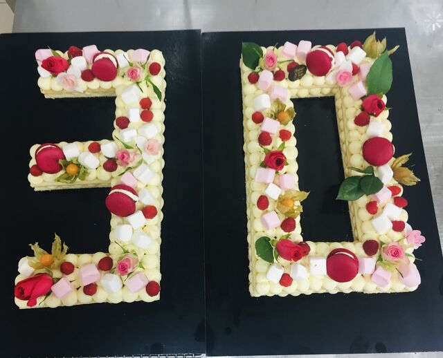 Anniversaire Number Cake