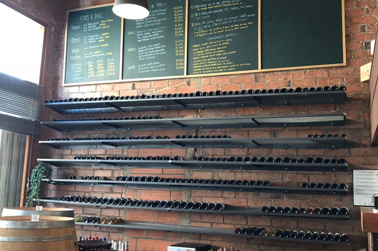 BAR Y TIENDA DE VINOS