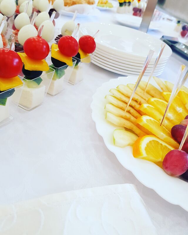 Наша команда ежедневно создаёт для вас самые вкусные, самые оригинальные блюда и закуски ☝️
☎️ 0994418591
? ул.Черновола,31
