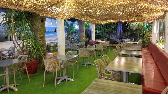 JARDIN D'INTERIEUR SOIR