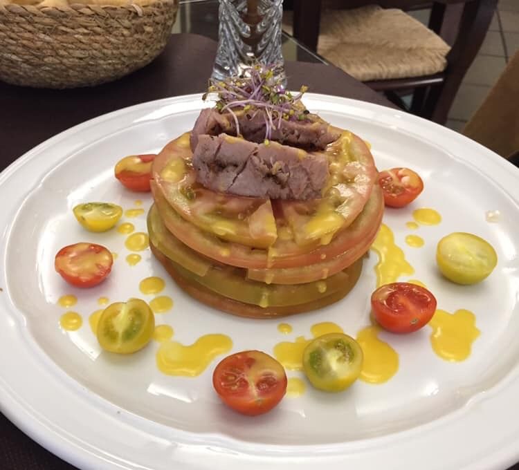 Timbal de tomate con atún a la brasa 