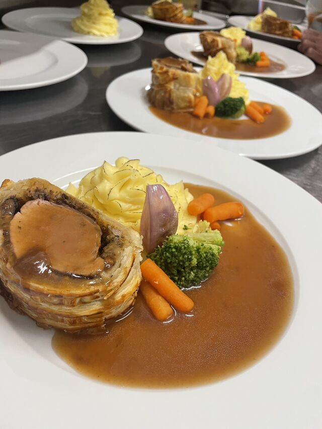 Wellington z bravčovej panenky , zemiakové pyré