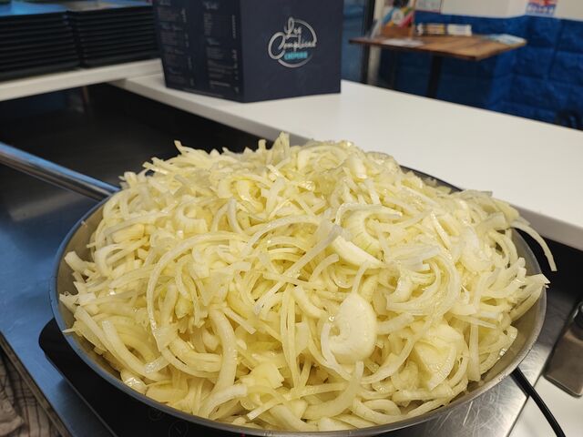 Préparation des oignons confits 