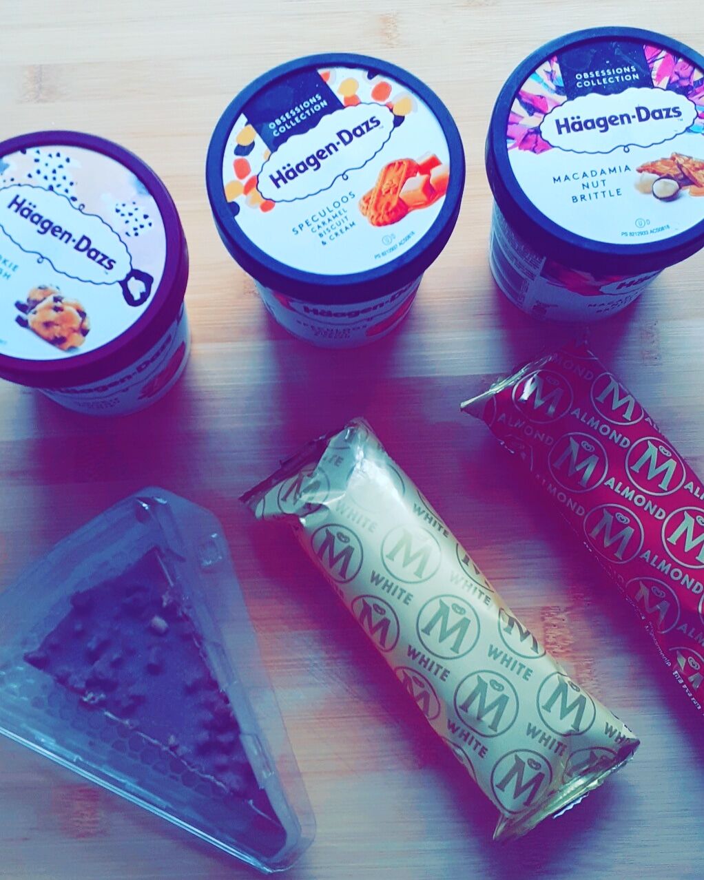 Des glaces et des parts de tartes au daim sont aussi à la vente