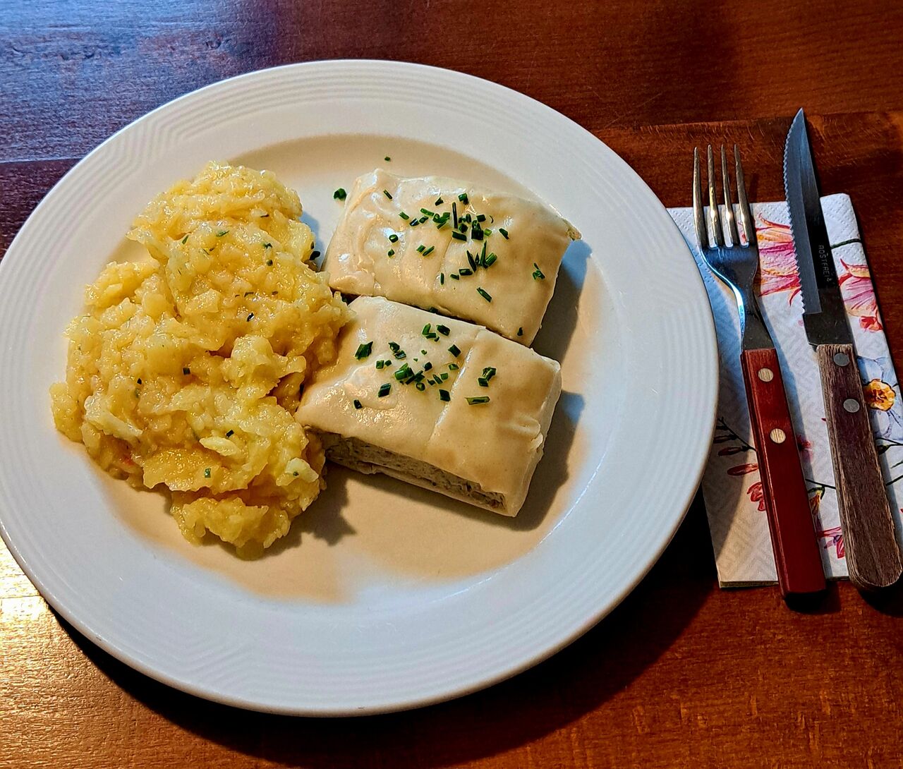 Hausgemachte Maultaschen mit Kartoffelsalat