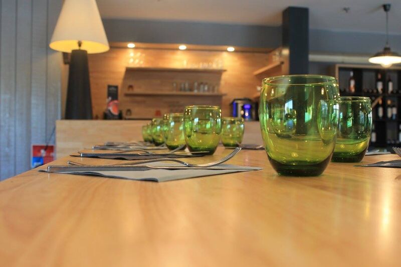 Notre restaurant dispose de grandes tables afin d'accueillir des groupes