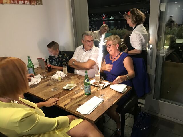 Johnny en Hilde...vaste klanten die altijd voor sfeer zorgen.