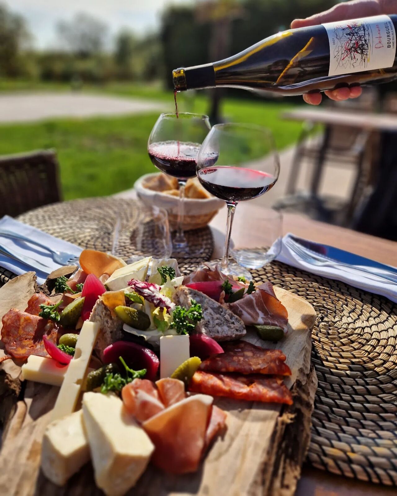 Planche de charcuteries-fromages.