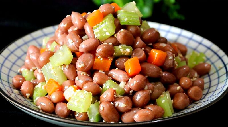 Salade de céleri aux cacahuètes