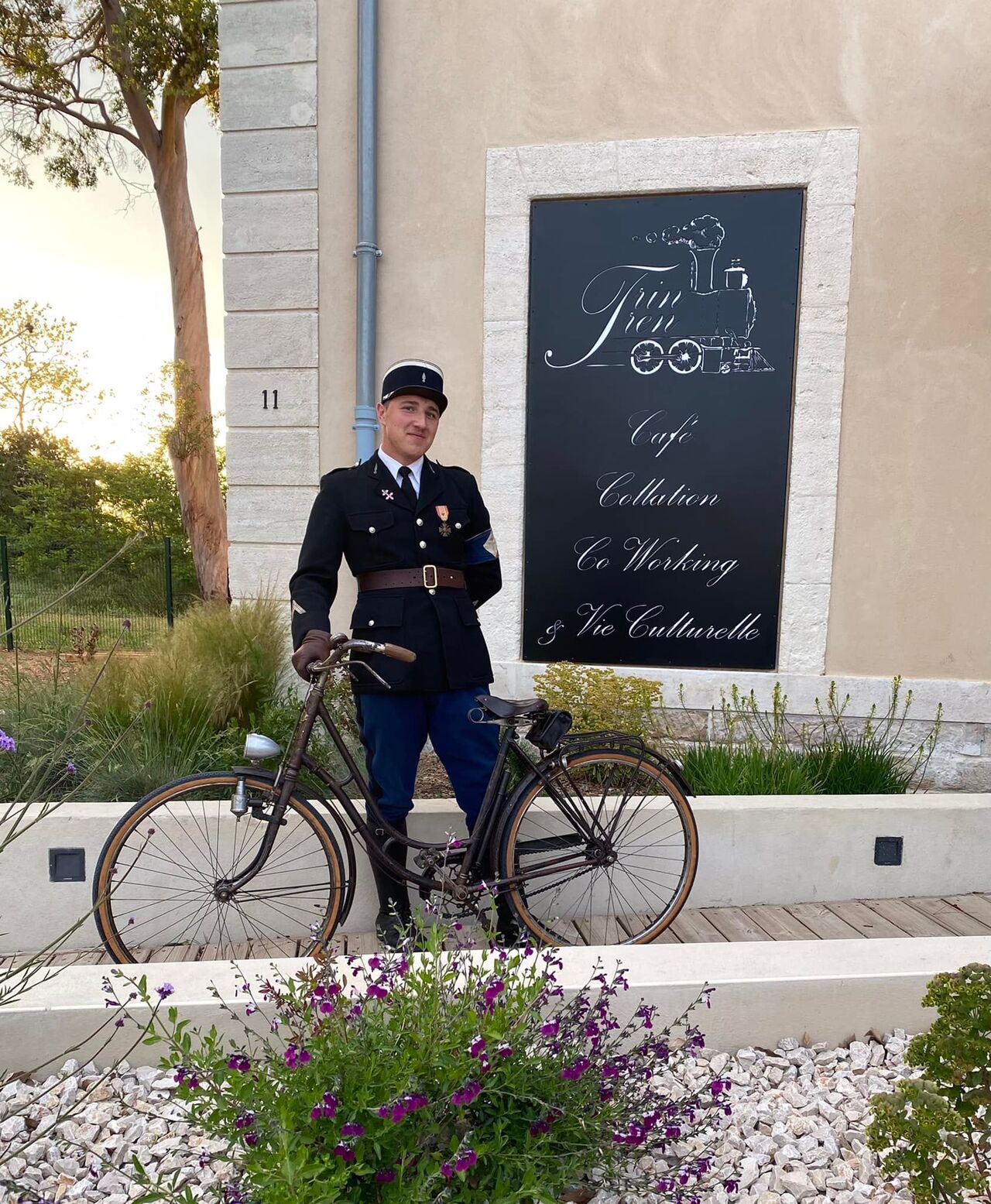 Attention Gendarme à l'entrée 