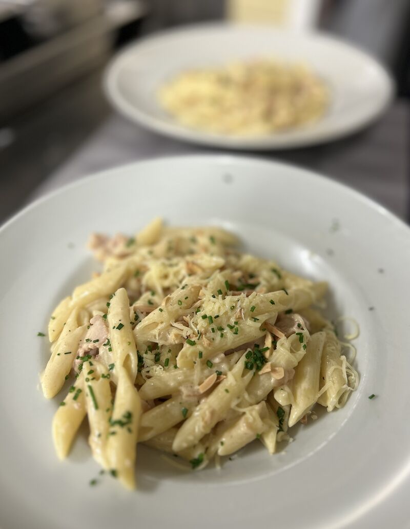 PLAT DU JOUR (pennes crème de truffe)
