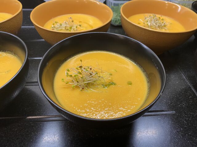 Soupe de butternut et graines germées