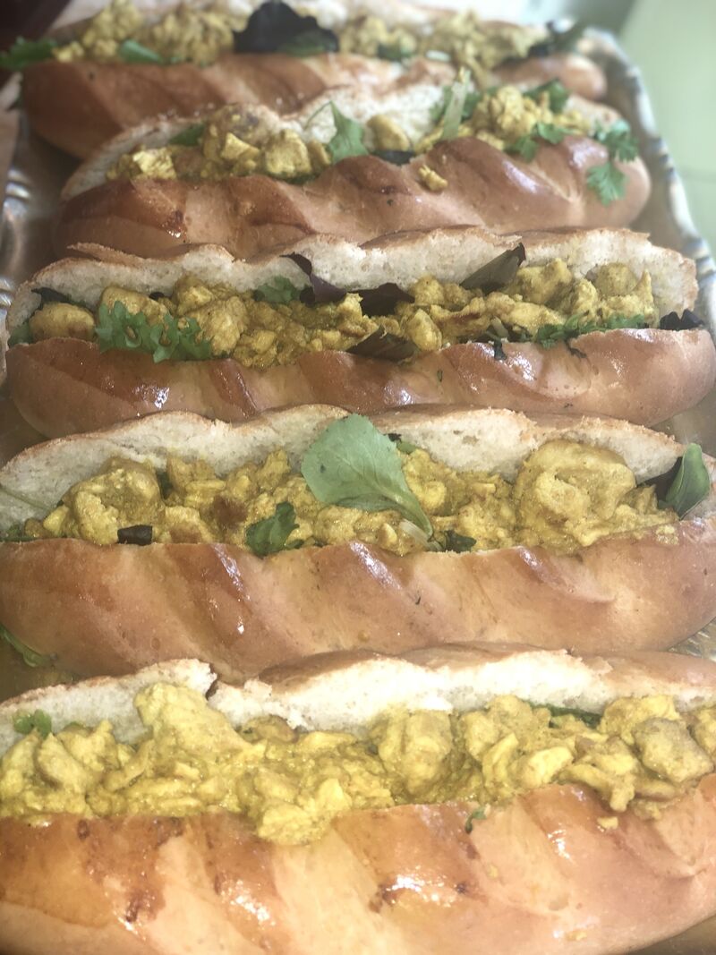 Sandwich poulet crème curry.
