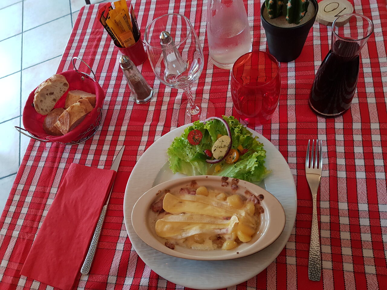 Entrée du jour aujourd'hui...tartiflette..