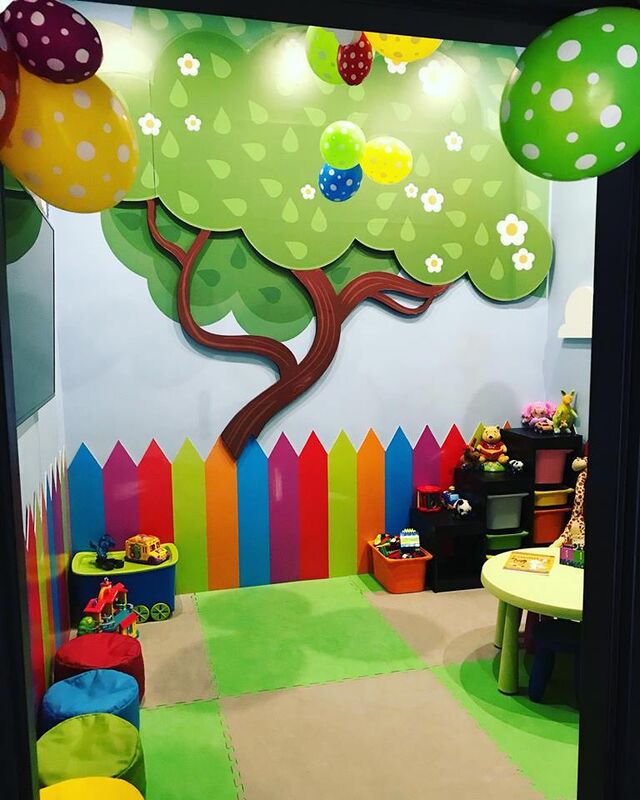 Strefa Maluch - to miejsce dla naszych małych klientów . 